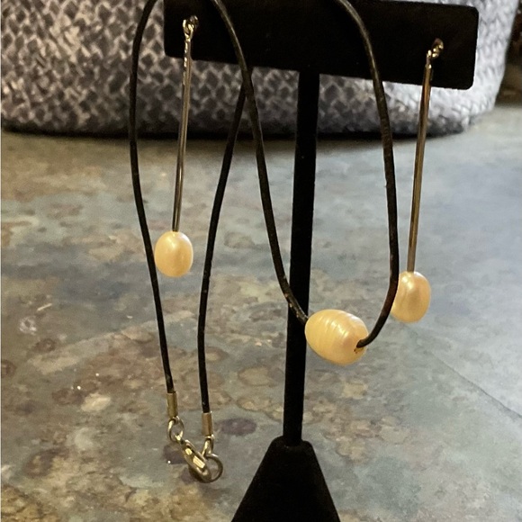 Sterling Silver Pearl Drop Earrings - Cream Pearl - Picture 3 of 4